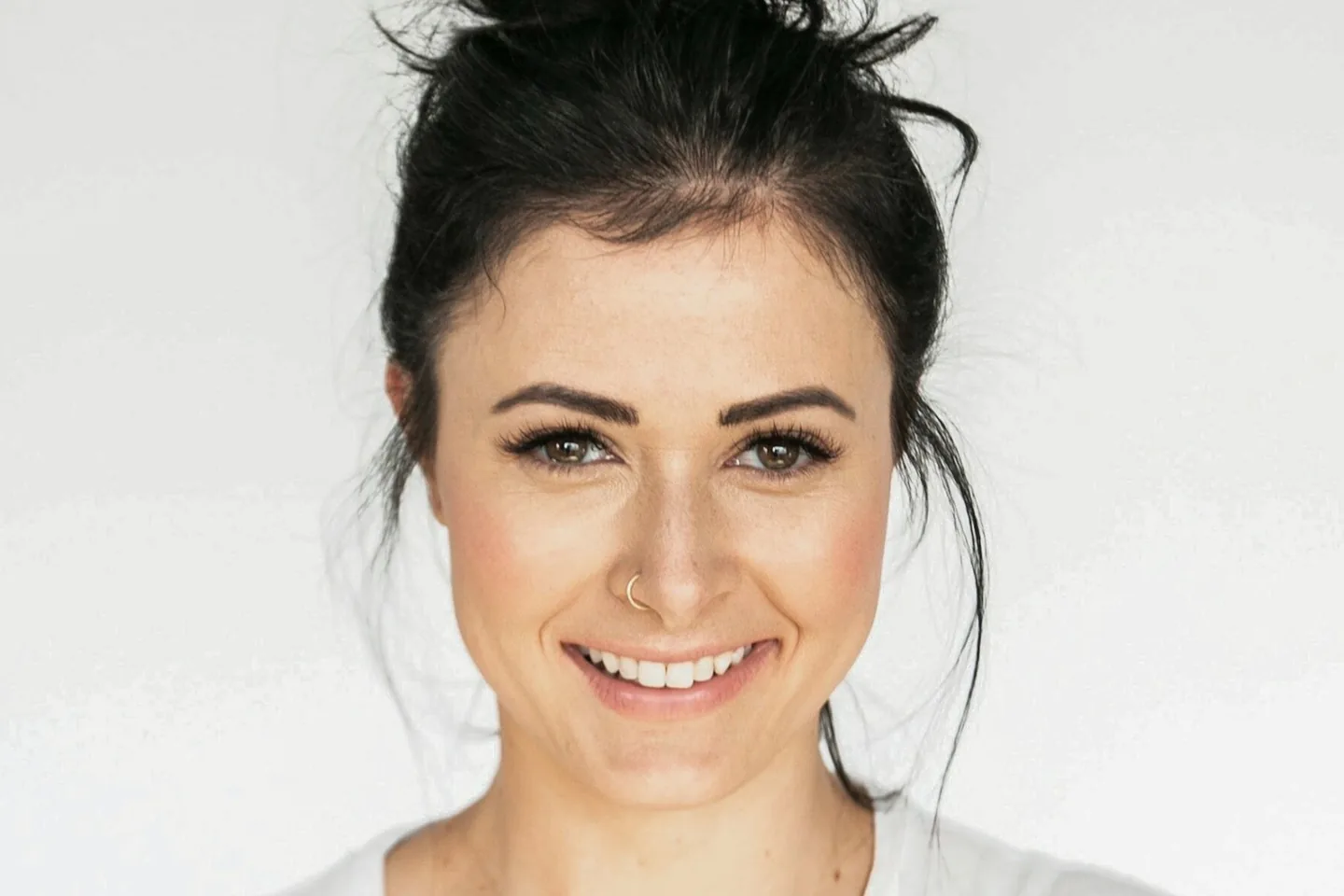 Front-facing smile photograph with even light for a tooth gap simulator